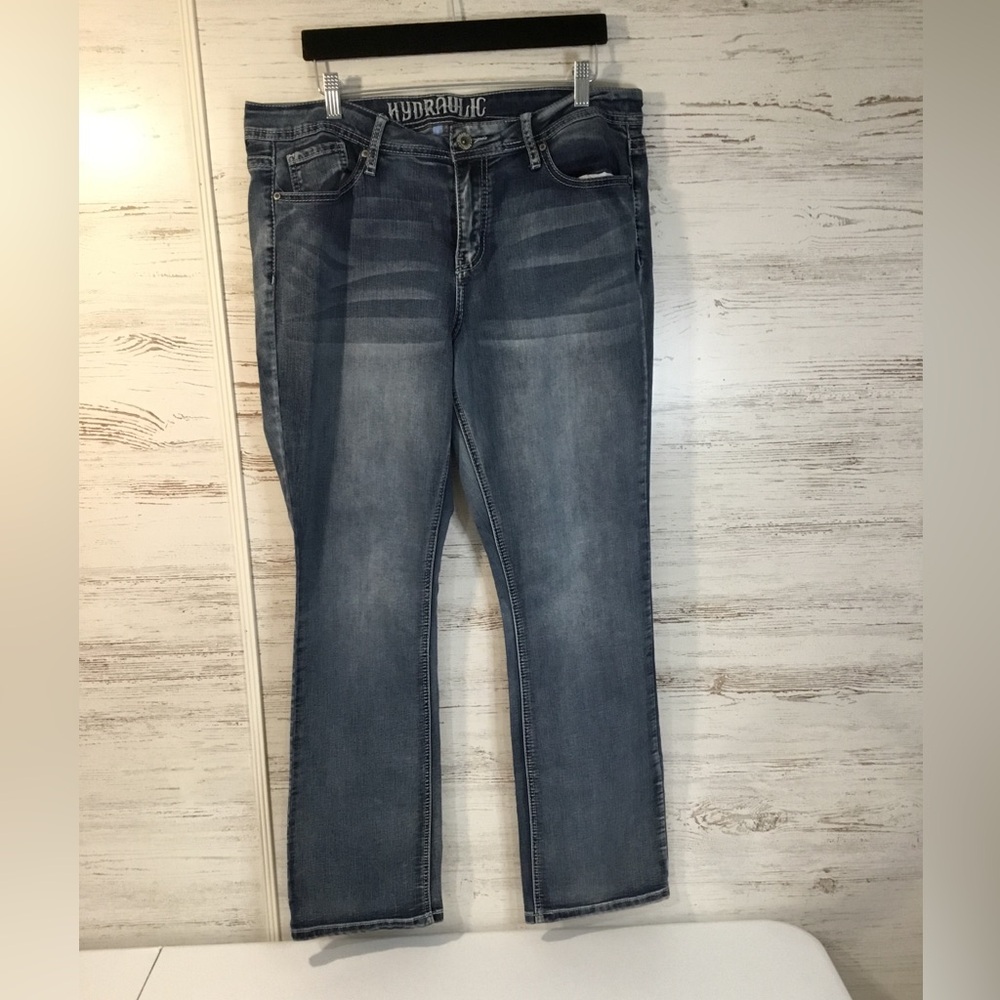 Hydraulic Women's Dark Blue Embroidered Boot Cut Jeans
Size 16W inseam 30” - Picture 2 of 11